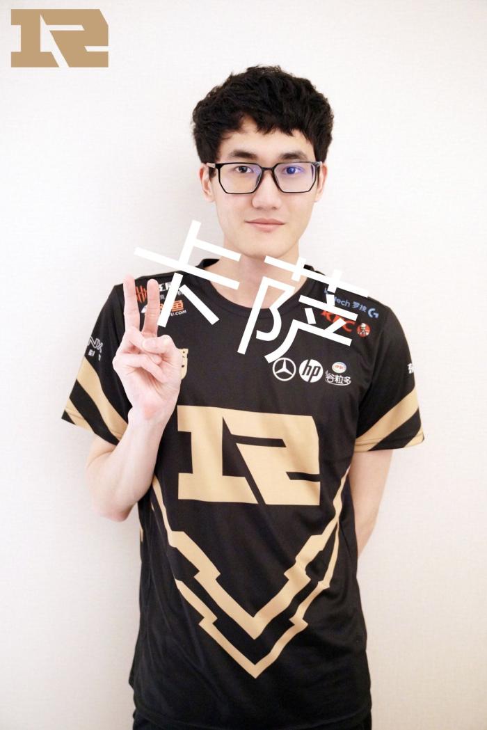 的深刻认同 的深刻认同