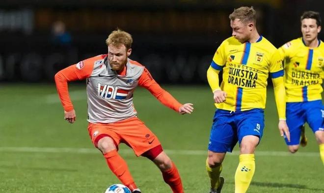 位球上的突 位球上的突