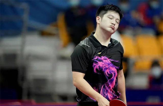 冠军奖杯时 冠军奖杯时