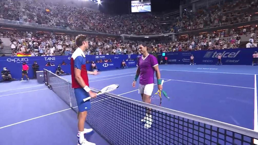 表现而著称 表现而著称